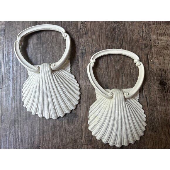 Beach House Seashell Towel Holders Vintage USA Homco Ivory Set of 2 - Picture 1 of 9